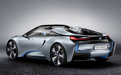 BMW выпустит в продажу суперкар i8 Spyder в 2015 году