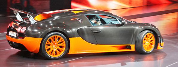 Состоялся закрытый показ форсированной версии Bugatti Veyron 16.4 Super Sport